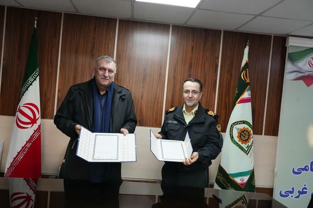 تحویل ۱۵۰ دستگاه بخاری هرمتیک توسط شرکت گاز به نیروی انتظامی آذربایجانغربی تحویل ۱۵۰ دستگاه بخاری هرمتیک توسط شرکت گاز به نیروی انتظامی آذربایجانغربی