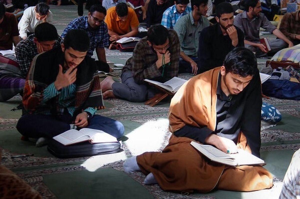 شرکت حدود ۳ هزار نفر در مراسم معنوی اعتکاف در شهرضا شرکت حدود ۳ هزار نفر در مراسم معنوی اعتکاف در شهرضا