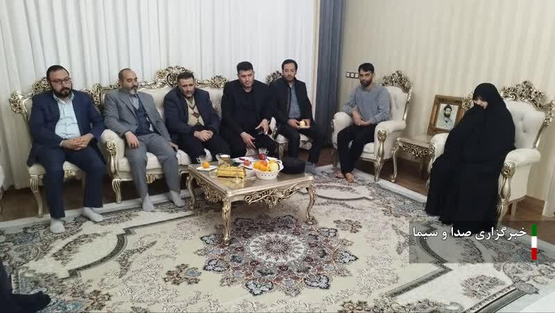 تکریم مادر و همسر دو شهید والامقام در میاندوآب تکریم مادر و همسر دو شهید والامقام در میاندوآب