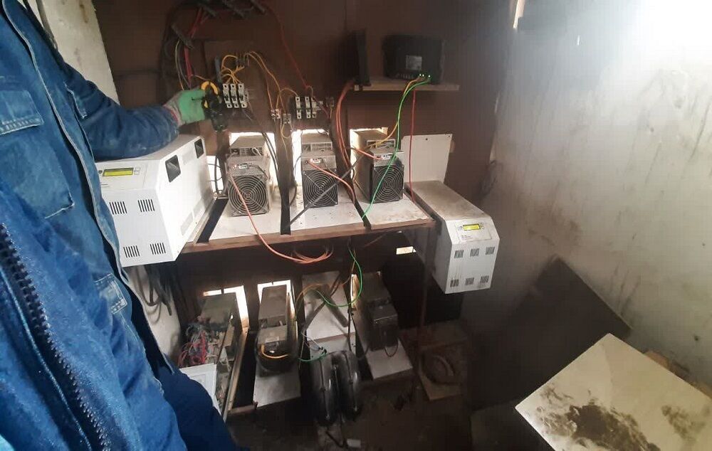 کشف ۶ دستگاه استخراج غیرقانونی رمز ارز در اردبیل کشف ۶ دستگاه استخراج غیرقانونی رمز ارز در اردبیل