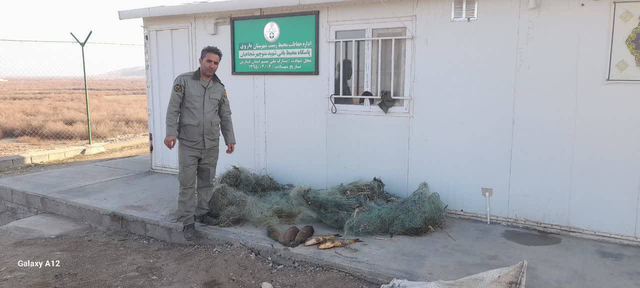 کشف و جمع‌آوری بیش از ۸۰۰ متر تور صیادی غیرمجاز در تالاب نوروزلو