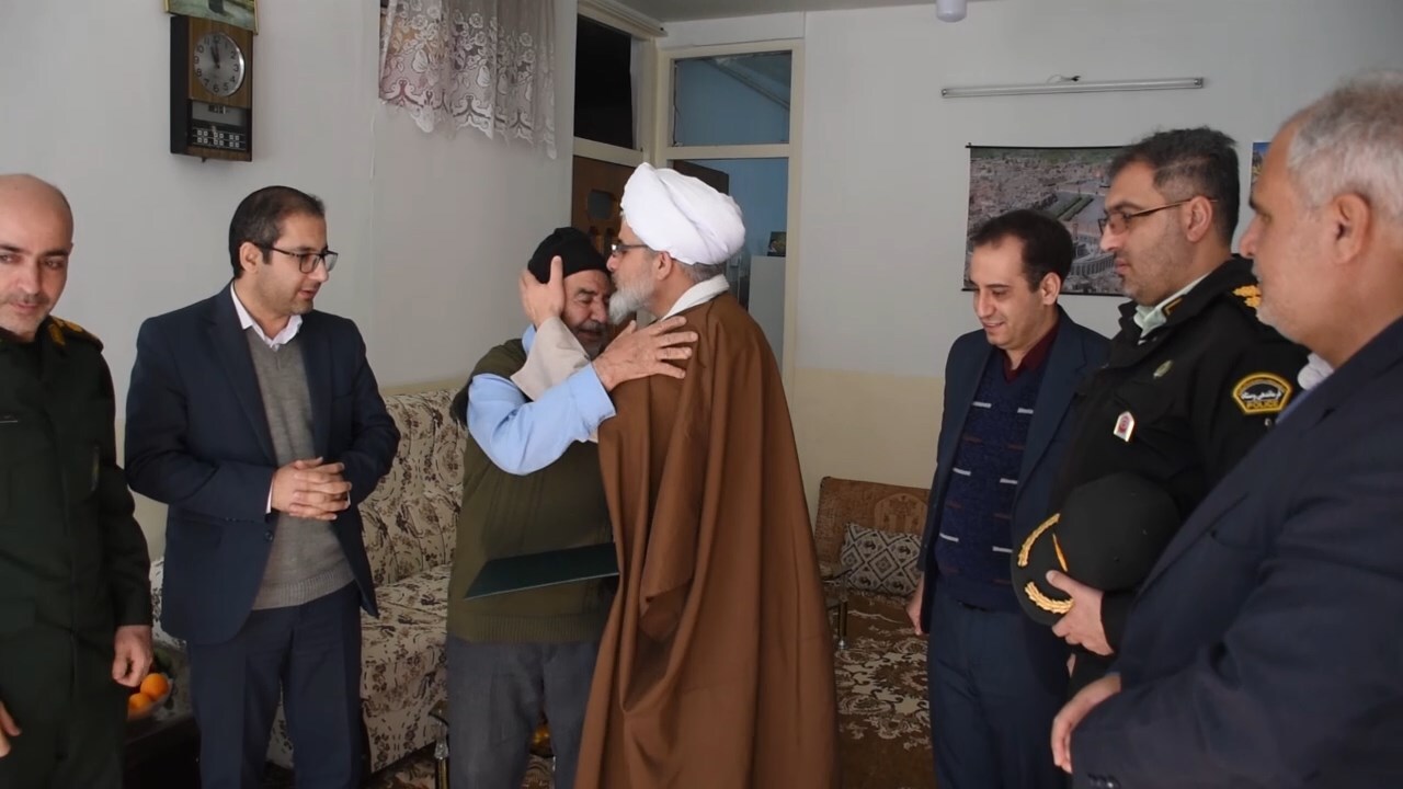دیدار مسئولان شهرستان بویین میاندشت با سه جانباز دفاع مقدس دیدار مسئولان شهرستان بویین میاندشت با سه جانباز دفاع مقدس