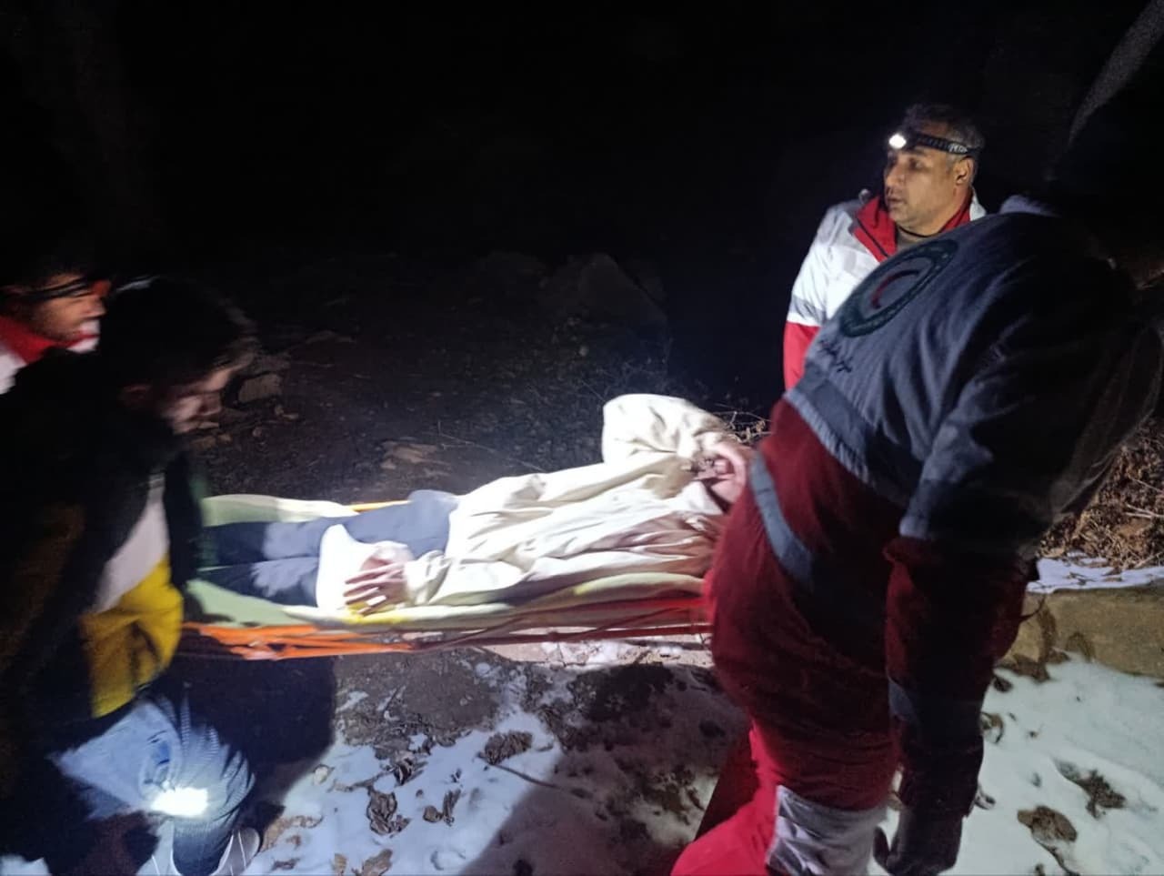 نجات دو نفر مفقوده شده در ارتفاعات خسرویه فاروج نجات دو نفر مفقوده شده در ارتفاعات خسرویه فاروج