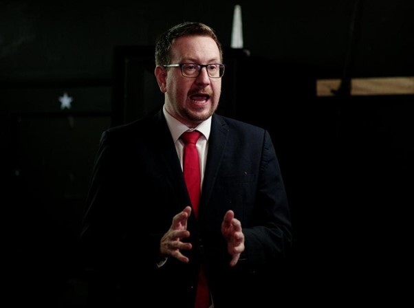 تلاطم سیاسی در حزب حاکم بر انگلیس تلاطم سیاسی در حزب حاکم بر انگلیس