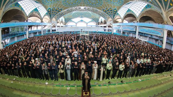 نماز جمعه اصفهان به امامت حجت الاسلام و المسلمین میر دامادی نماز جمعه اصفهان به امامت حجت الاسلام و المسلمین میر دامادی