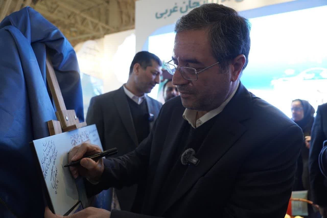 رونمایی از نخستین سایت تخصصی و جامع گردشگری استانهای کشور در آذربایجان غربی رونمایی از نخستین سایت تخصصی و جامع گردشگری استانهای کشور در آذربایجان غربی