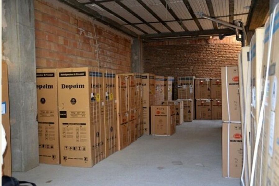 کشف انبار لوازم خانگی قاچاق در رودبار کشف انبار لوازم خانگی قاچاق در رودبار