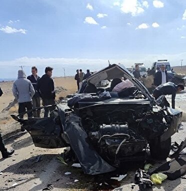 ۷ کشته و مصدوم در تصادف زنجیرهای محور شوسف_سربیشه ۷ کشته و مصدوم در تصادف زنجیرهای محور شوسف_سربیشه