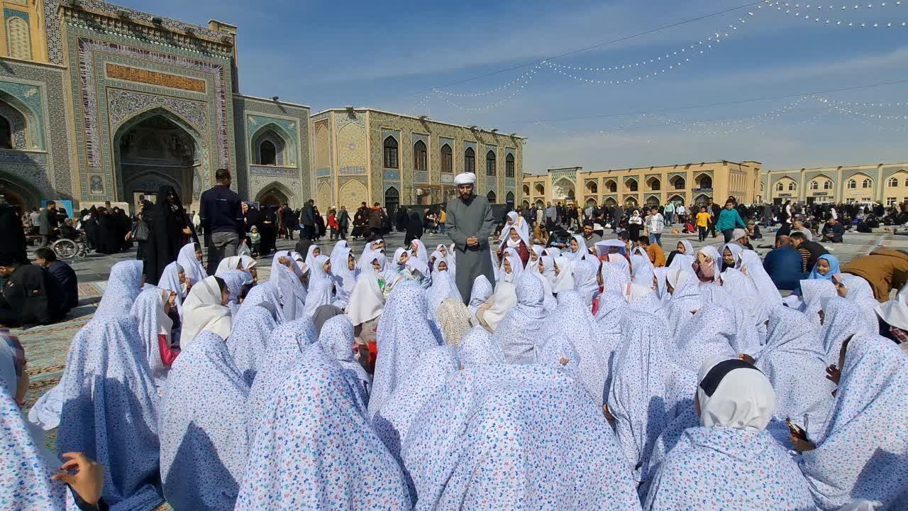 تسهیل زیارت حرم رضوی برای سالمندان و نوجوانان