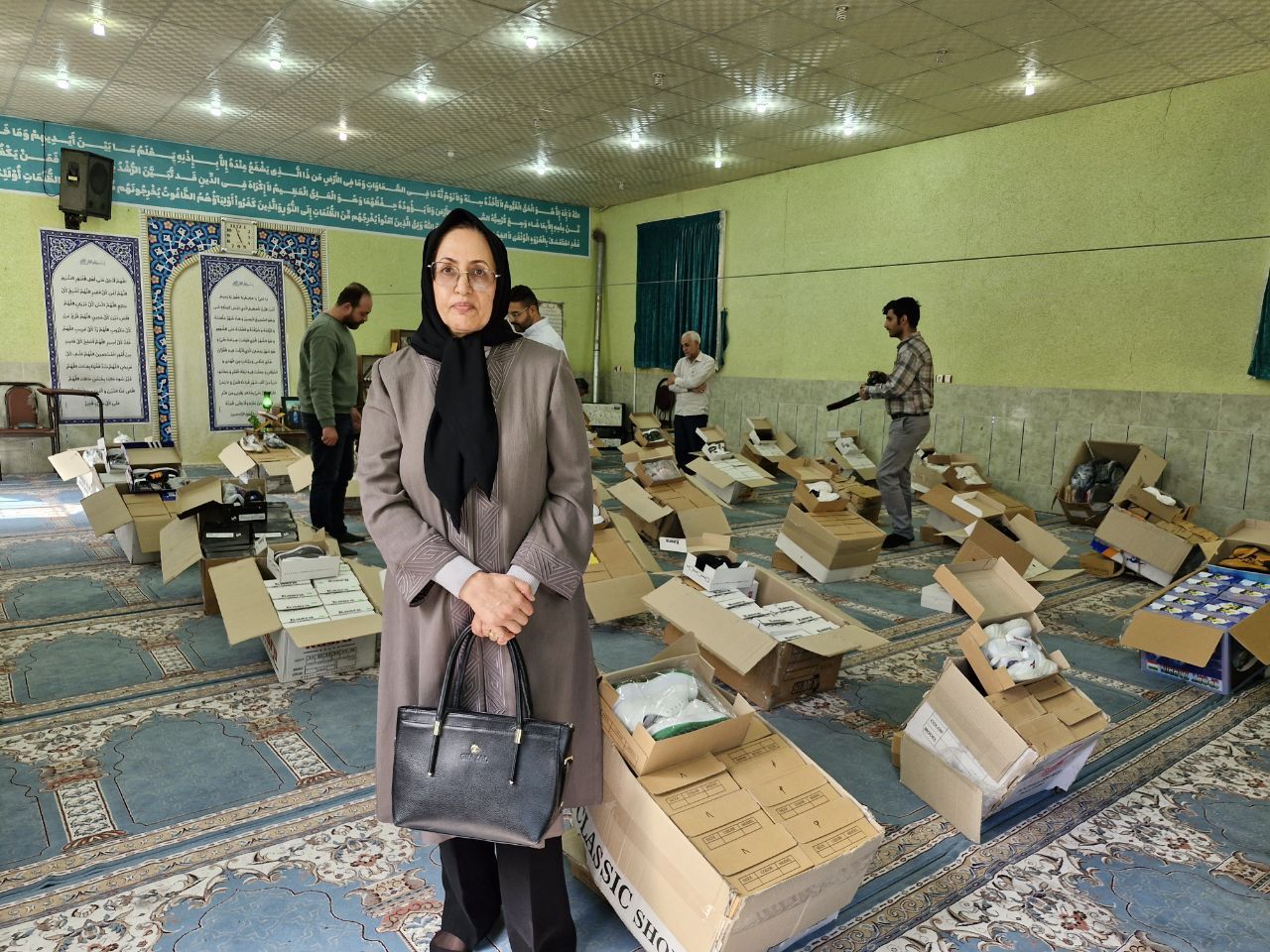 کمک خیّر سیرجانی به دانش آموزان نیازمند کمک خیّر سیرجانی به دانش آموزان نیازمند