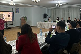 آشنایی شاعران قزاقستان با شعرا و مفاخر ایرانی