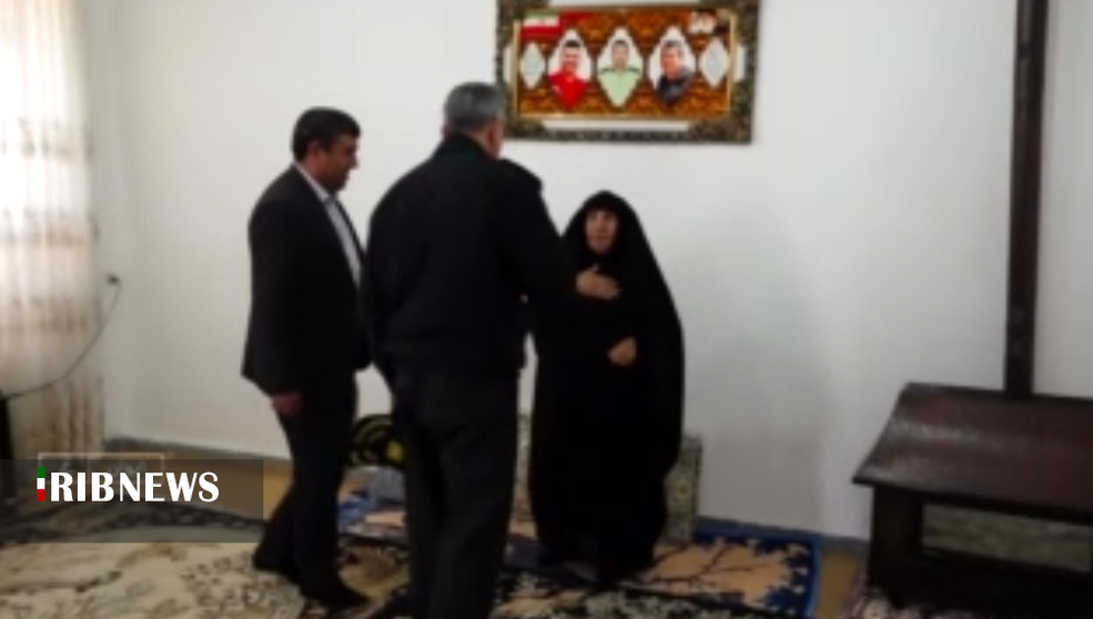 تکریم خانواده شهدا در روز شهید تکریم خانواده شهدا در روز شهید