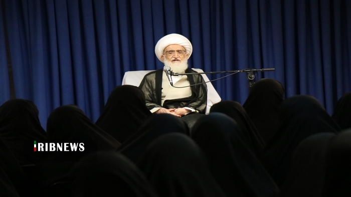 تذکر درباره بی حجابی وظیفه شرعی و قانونی است تذکر درباره بی حجابی وظیفه شرعی و قانونی است