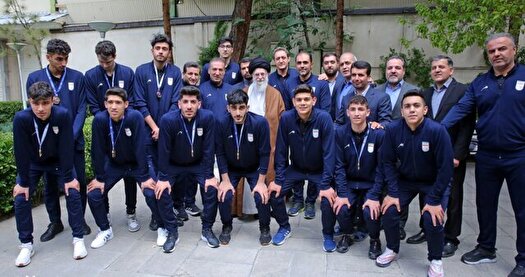 دیدار تیم والیبال دانش‌آموزی کشورمان با رهبر معظم انقلاب اسلامی