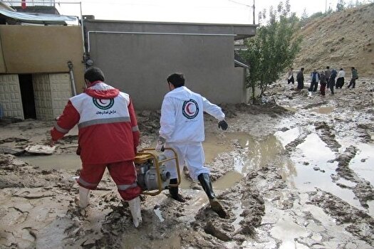کمک رسانی به حدود ٨٠٠ نفر سیل‌زده