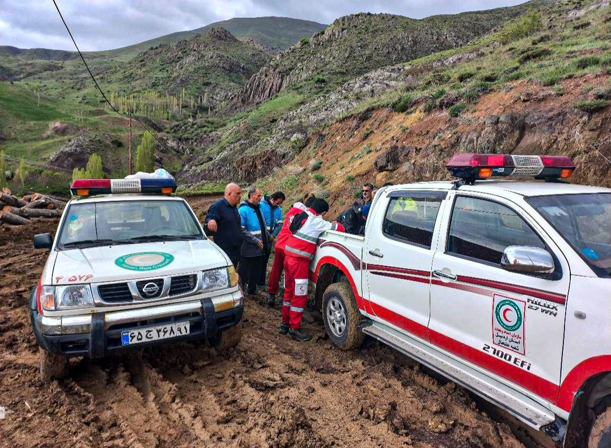 امدادرسانی به ۵۵ نفر حادثه دیده سیل و آب گرفتگی در خلخال امدادرسانی به ۵۵ نفر حادثه دیده سیل و آب گرفتگی در خلخال