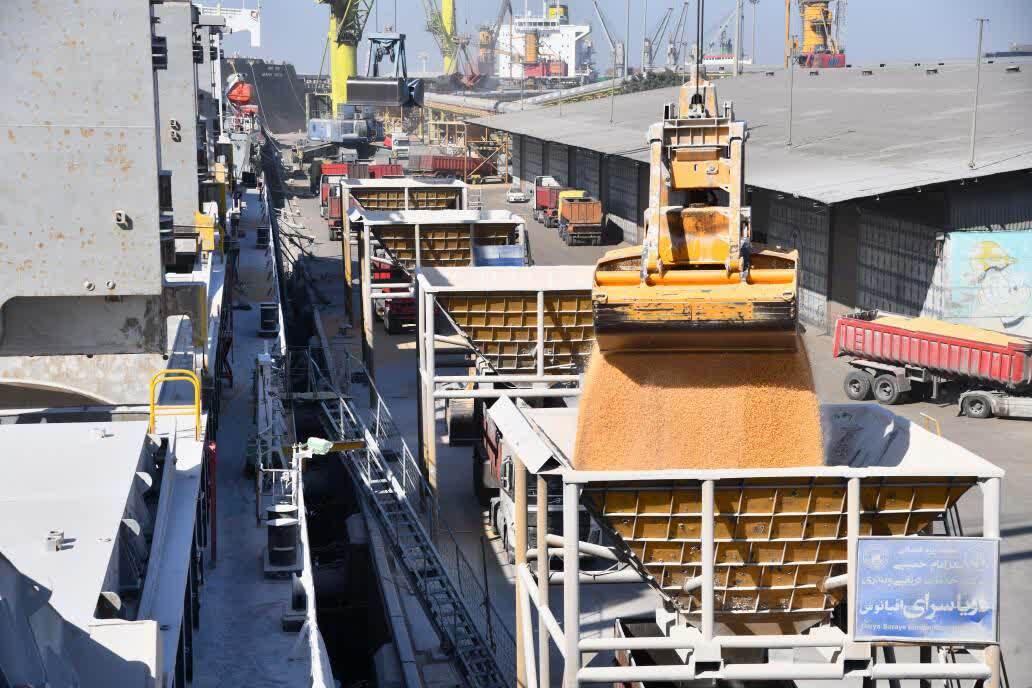 رشد ۵۱ درصدی تخلیه و بارگیری انواع کالا در بندر امام خمینی رشد ۵۱ درصدی تخلیه و بارگیری انواع کالا در بندر امام خمینی