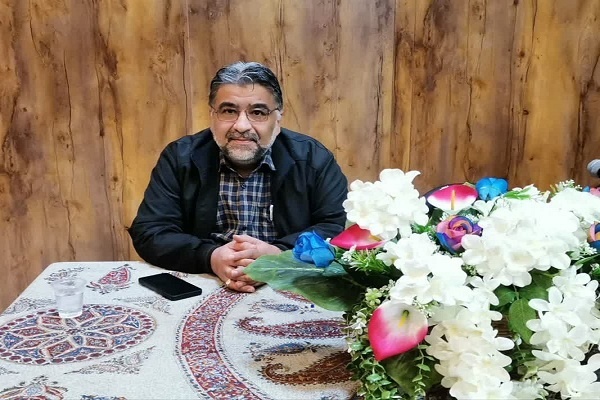 شاعر اهل بیت (ع) باید آکنده از سیره ائمه باشد شاعر اهل بیت (ع) باید آکنده از سیره ائمه باشد