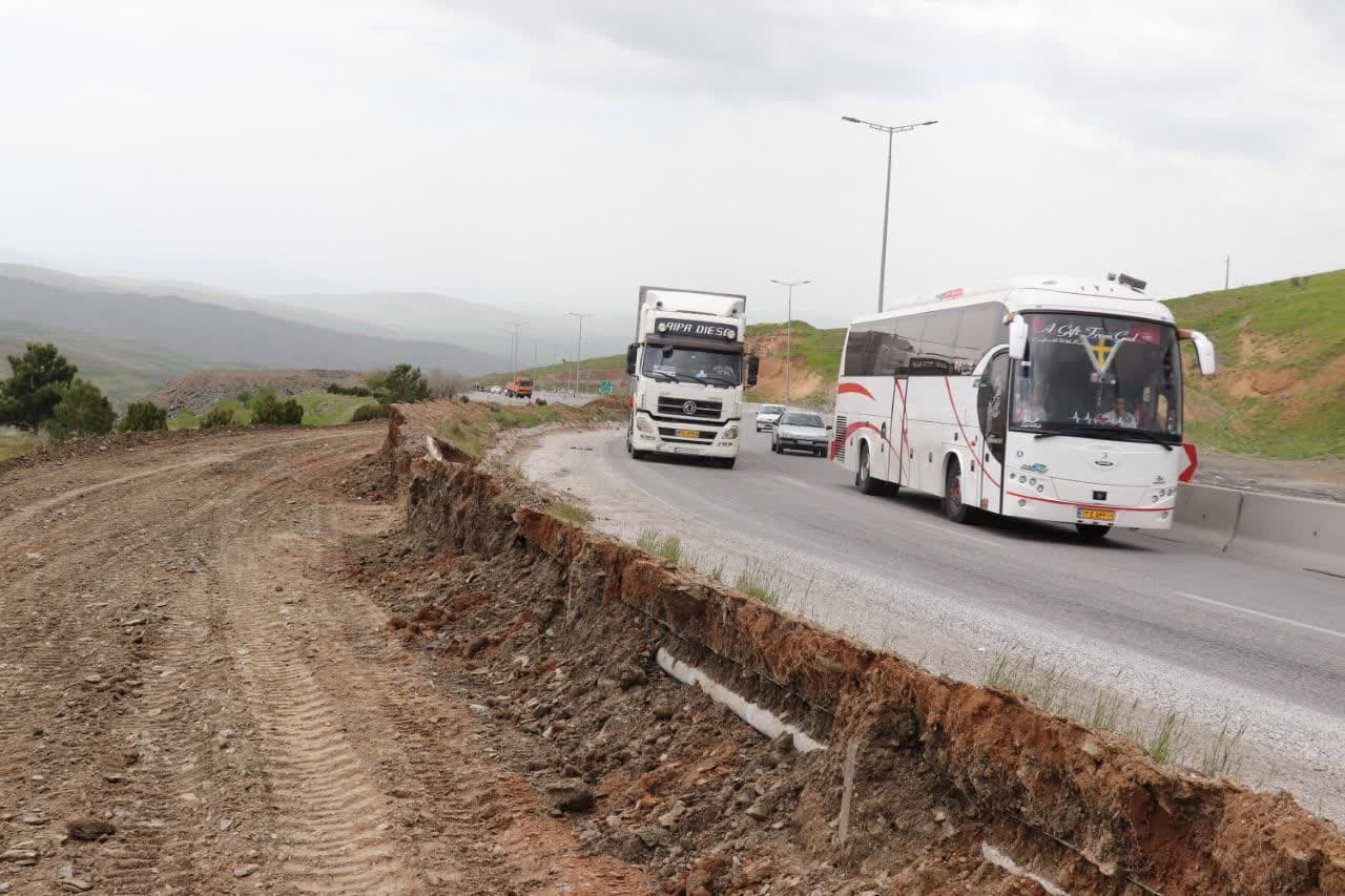 آغاز عملیات اجرایی تعریض گردنه اسدآباد آغاز عملیات اجرایی تعریض گردنه اسدآباد