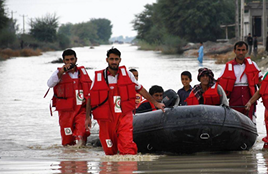 کمک رسانی به  سیل زدگان ۷ استان