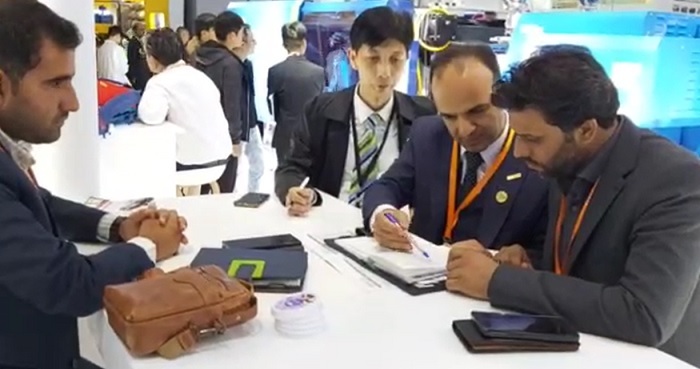 بازدید هیات تجاری هرمزگان از نمایشگاه لاستیک و پلاستیک چین بازدید هیات تجاری هرمزگان از نمایشگاه لاستیک و پلاستیک چین