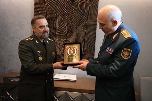 وزرای دفاع ایران و قزاقستان دیدار و گفتگو کردند