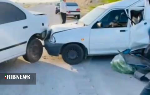 تصادف زنجیرهای در جاده مُهر _ لامرد تصادف زنجیرهای در جاده مُهر _ لامرد