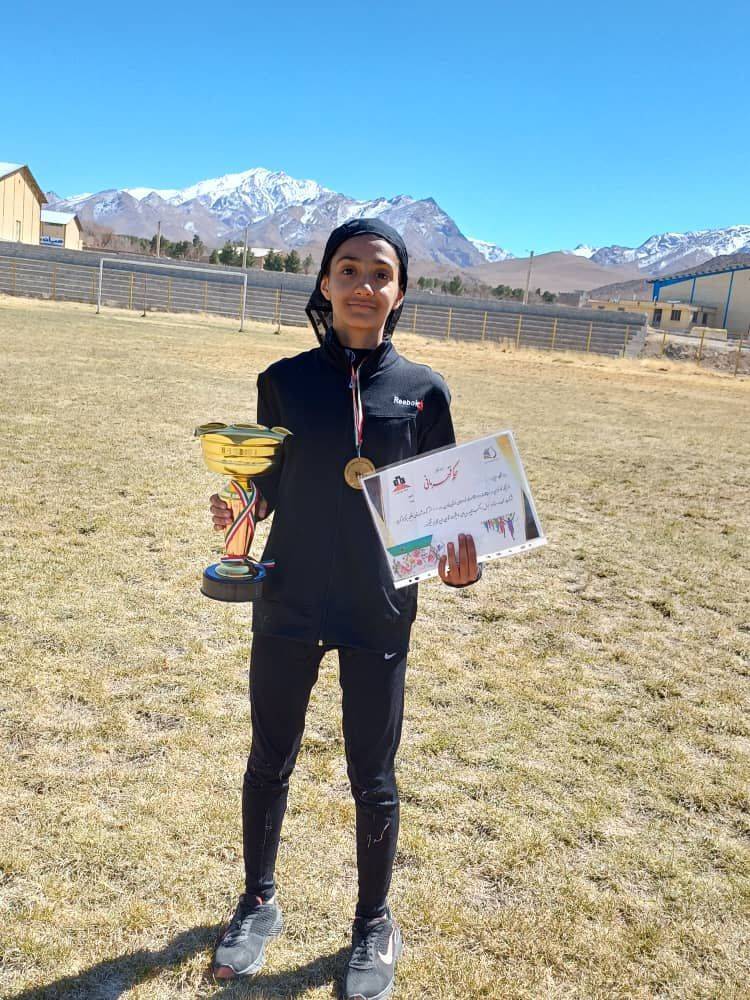 دانش آموز پاسارگادی نایب قهرمان مسابقات دومیدانی فارس دانش آموز پاسارگادی نایب قهرمان مسابقات دومیدانی فارس
