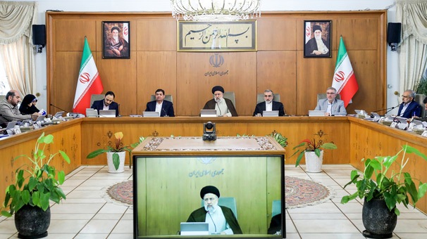 رئیسی: رشد نقدینگی و قیمت ارز نیازمند کنترل است رئیسی: رشد نقدینگی و قیمت ارز نیازمند کنترل است