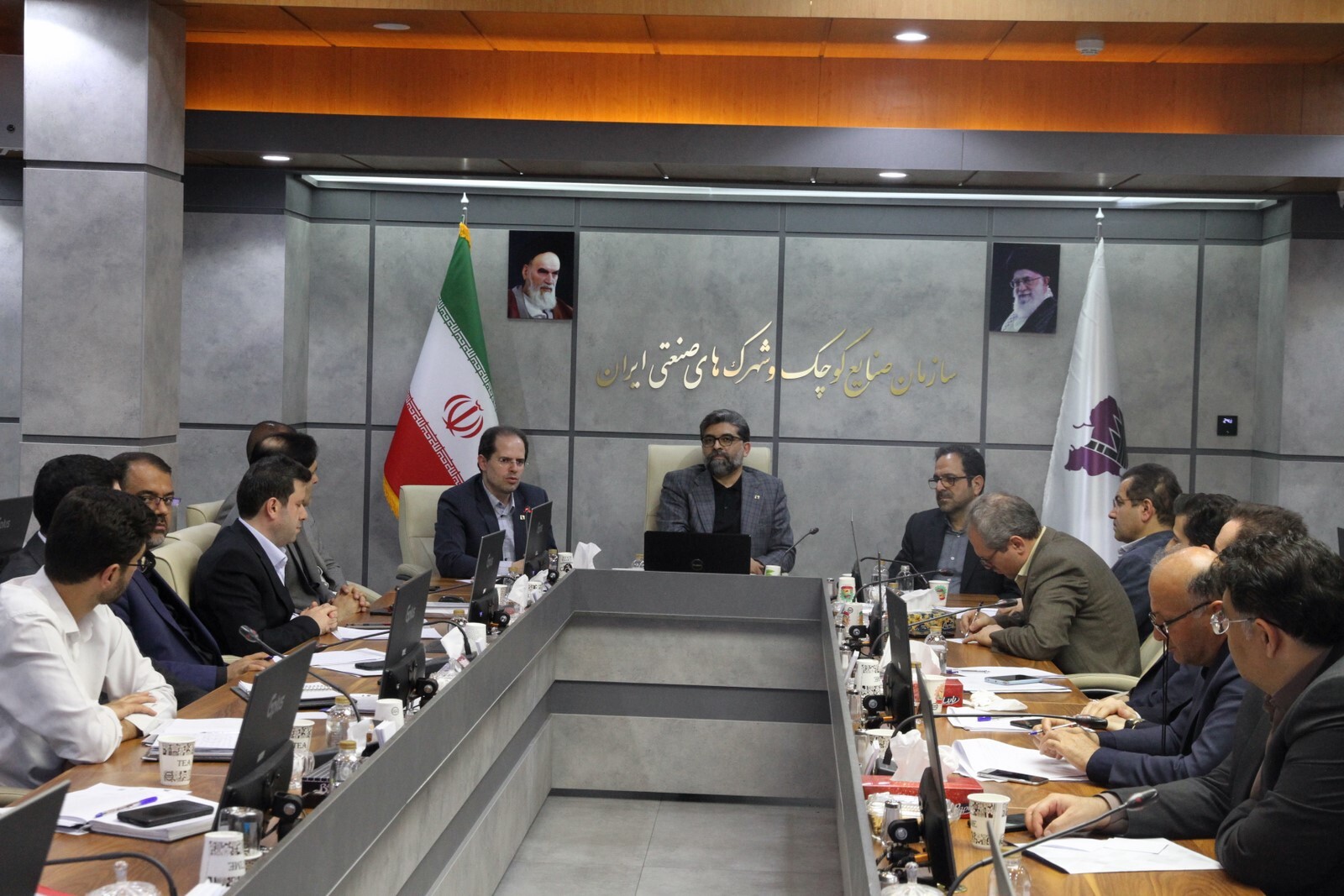 لزوم بازسازی و نوسازی صنایع در شرایط کنونی