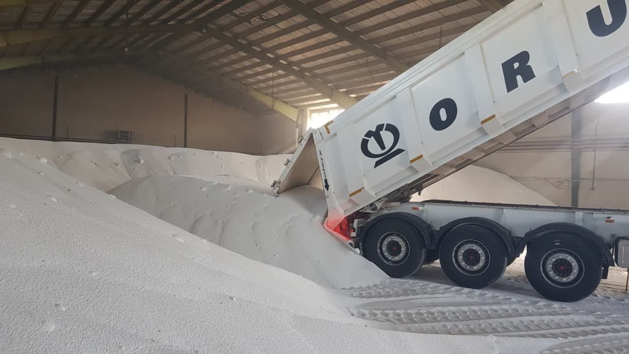 توزیع بیش از دو هزار تن انواع کود یارانه ای در شمال آذربایجان غربی توزیع بیش از دو هزار تن انواع کود یارانه ای در شمال آذربایجان غربی