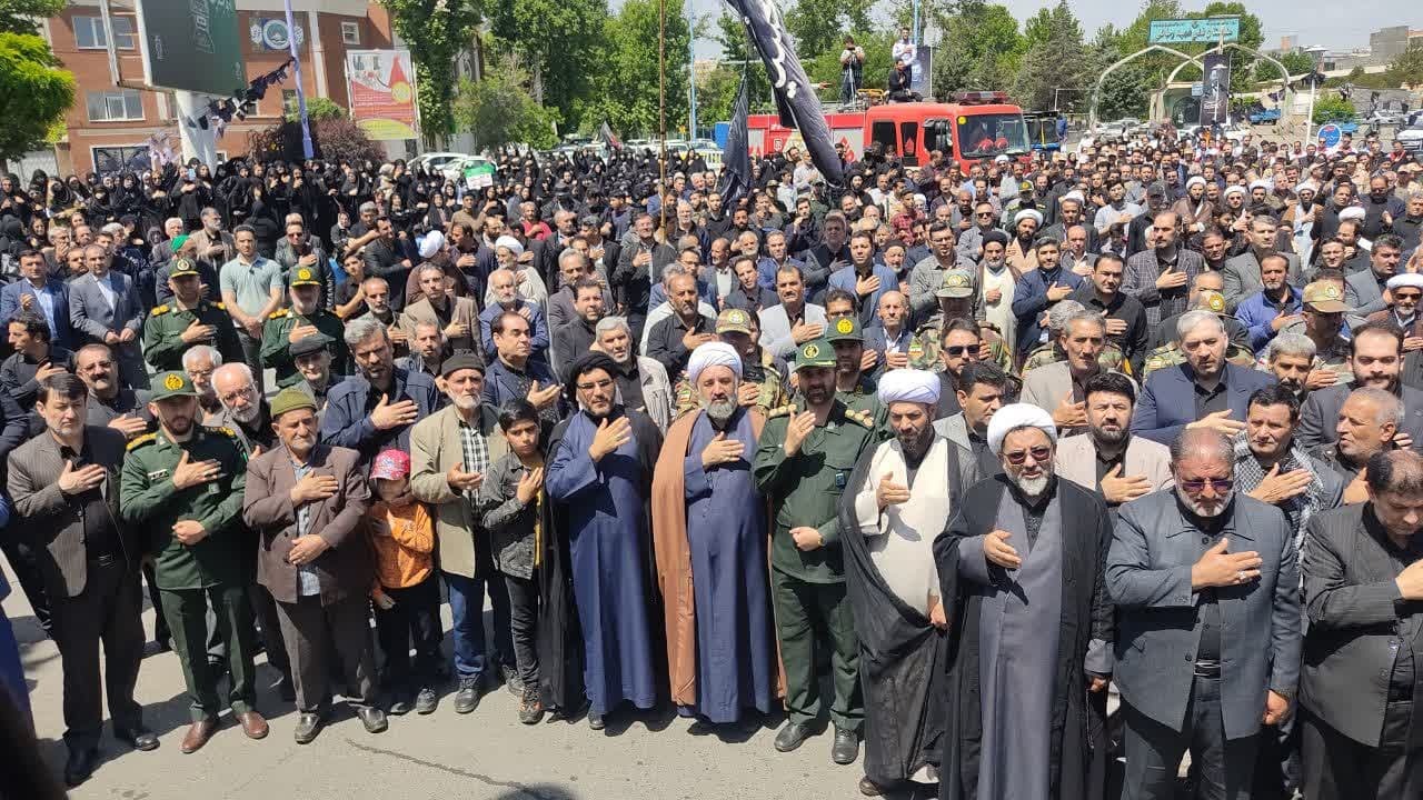 تجمع  مردم‌ولایی خوی و سوگواری بیاد رئیس جمهور شهید و همراهانش