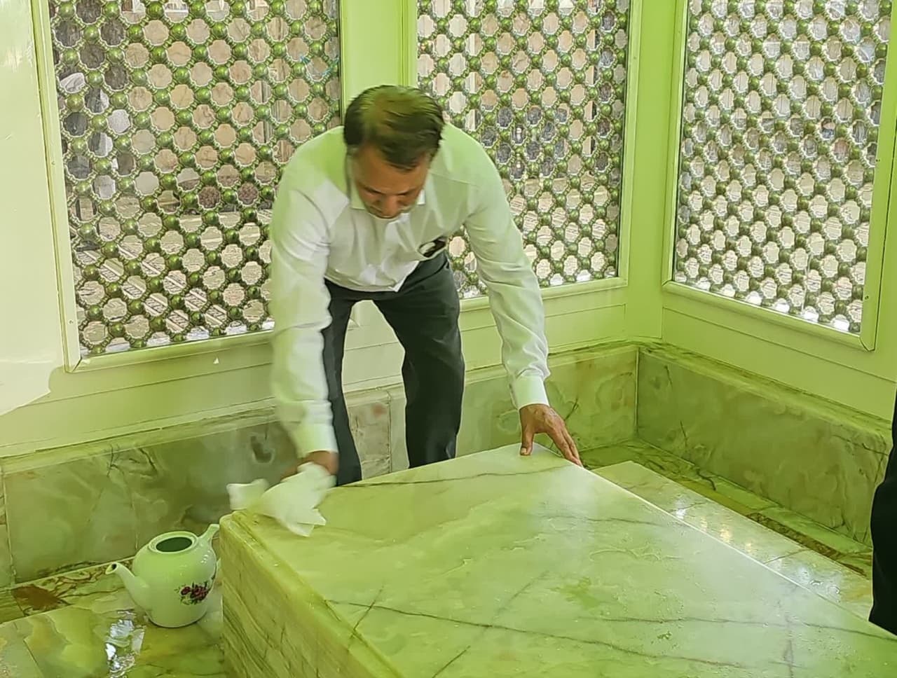 غبار روبی امامزاده سیدکافی (ع) روستای کافی آباد غبار روبی امامزاده سیدکافی (ع) روستای کافی آباد