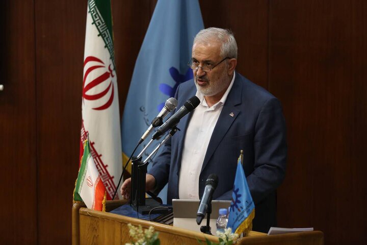 تمایل جدی دولت برای واگذاری مدیریت خودروسازان