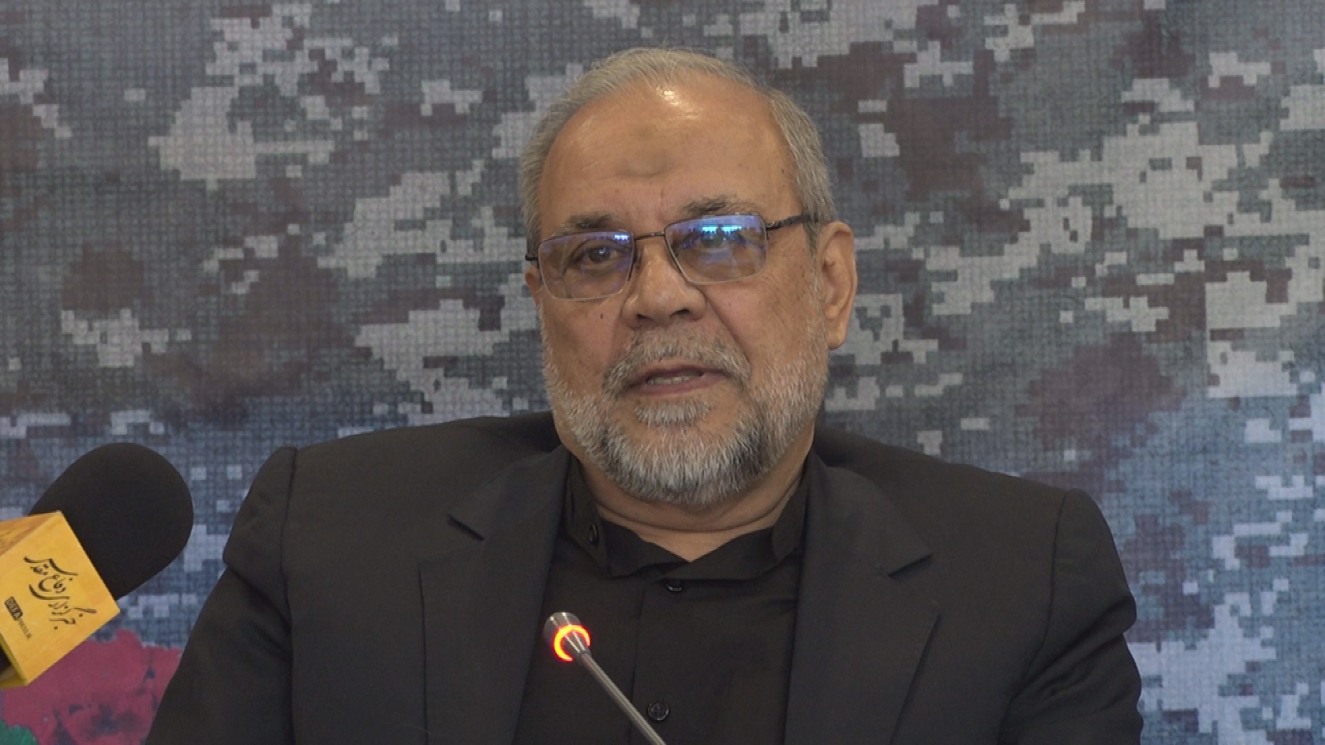 رونمایی از ۲ پوستر کنگره سراسری شعر دفاع مقدس و جشنواره ادبی یوسف