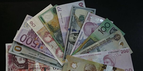 ثبات قیمت دلار در مرکز مبادلات ارز و طلای ایران