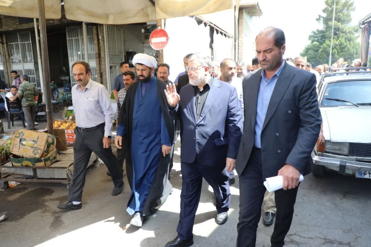 بازدید میدانی استاندار آذربایجان غربی از میان میوه و تره بار ارومیه بازدید میدانی استاندار آذربایجان غربی از میان میوه و تره بار ارومیه