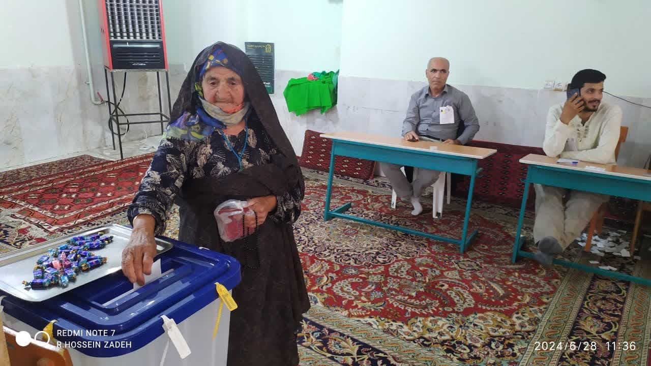 حضور مسن‌های خراسان شمالی، پای صندوق رای