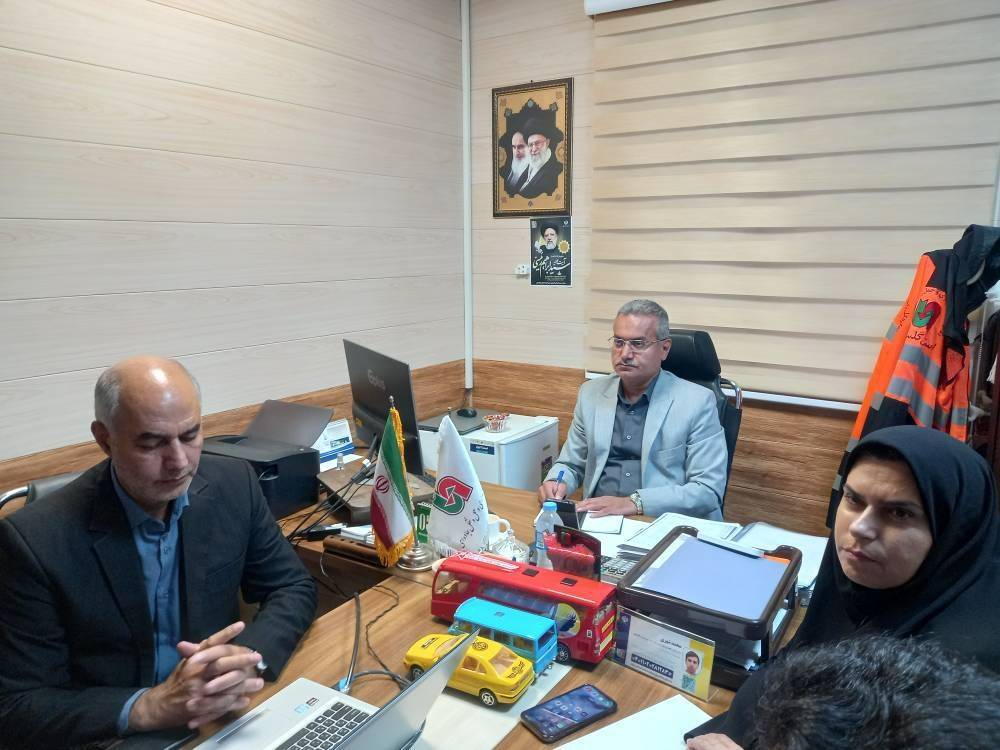 استقرار میز خدمت در پایانههای مسافری گرگان و گنبدکاووس برای راهنمایی زائران اربعین استقرار میز خدمت در پایانههای مسافری گرگان و گنبدکاووس برای راهنمایی زائران اربعین