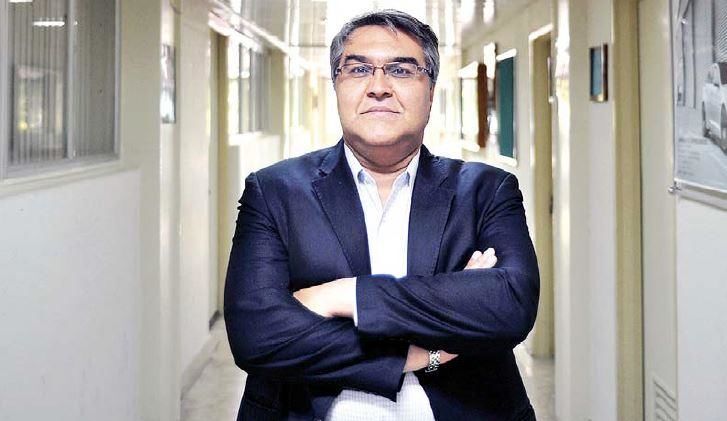 مدیریت دولتی عامل زیان خودروسازان است