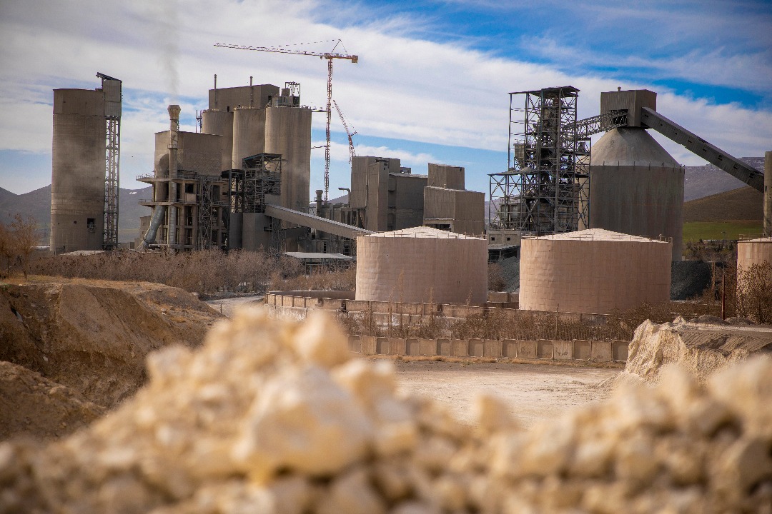 تعطیلی کارخانه سیمان کردستان در پی قطعی برق تعطیلی کارخانه سیمان کردستان در پی قطعی برق