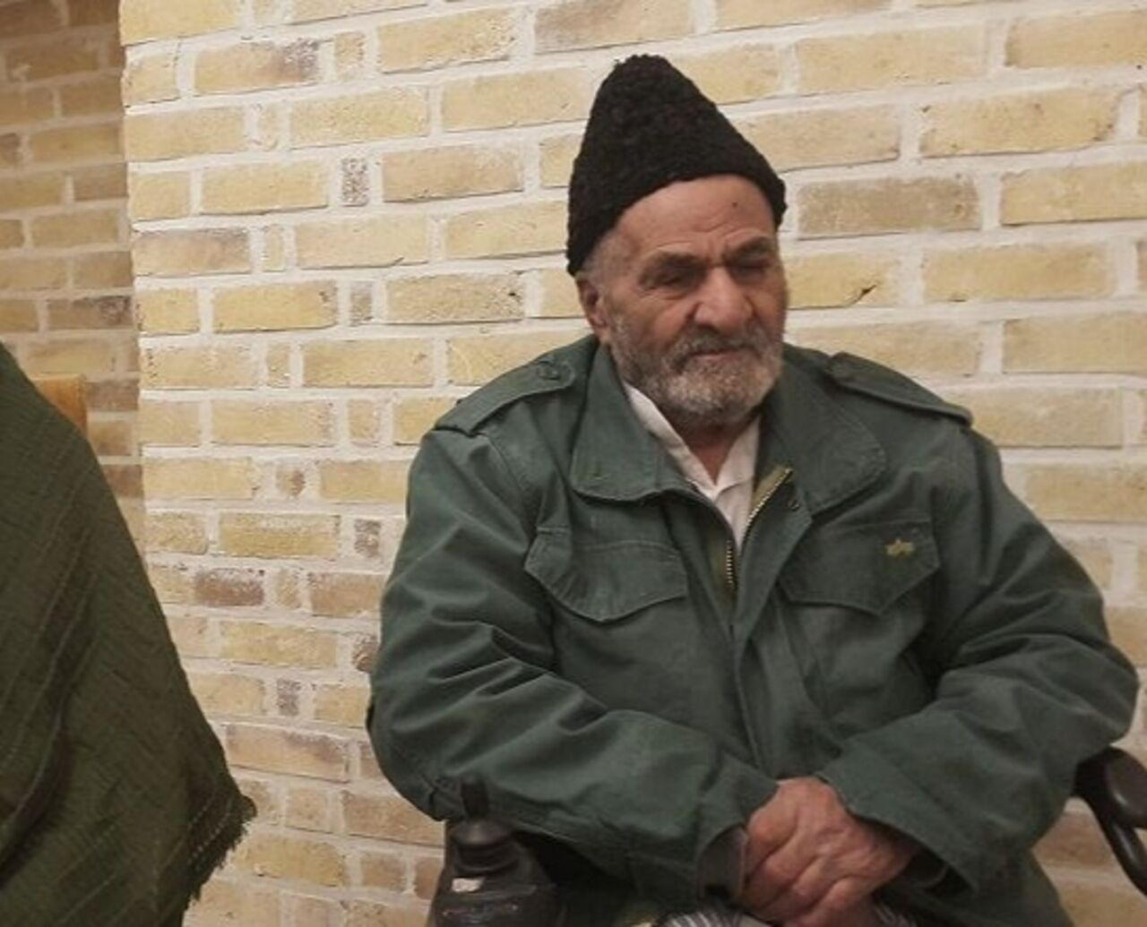 پدر شهیدان کرمانی در تربت حیدریه به فرزندان شهیدش پیوست پدر شهیدان کرمانی در تربت حیدریه به فرزندان شهیدش پیوست