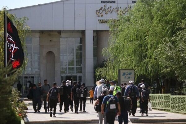 تردد ۵۳ هزار زائر از مرز تمرچین تردد ۵۳ هزار زائر از مرز تمرچین