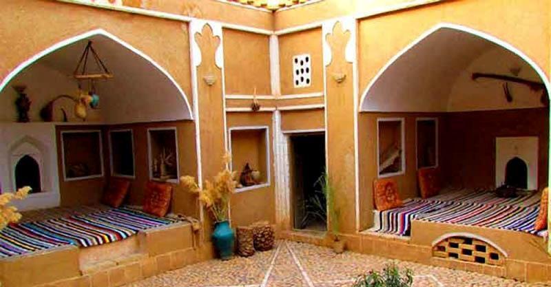 معرفی مالک بومگردی تکاب بهعنوان کارآفرین نمونه گردشگری آذربایجان غربی معرفی مالک بومگردی تکاب بهعنوان کارآفرین نمونه گردشگری آذربایجان غربی