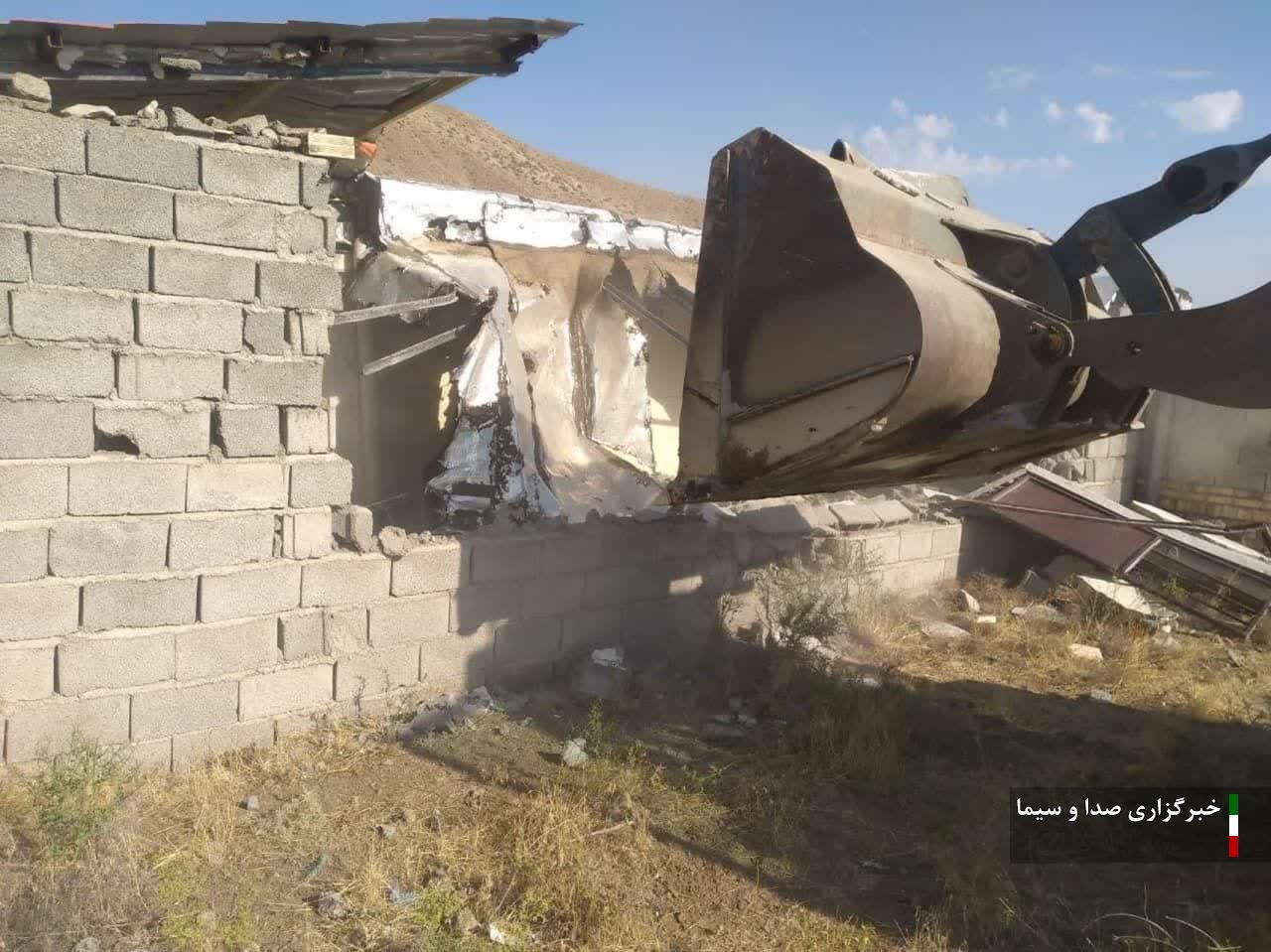 قلع و قمع ۱۲ مورد ساخت وساز غیر مجاز در کندلج مرند قلع و قمع ۱۲ مورد ساخت وساز غیر مجاز در کندلج مرند