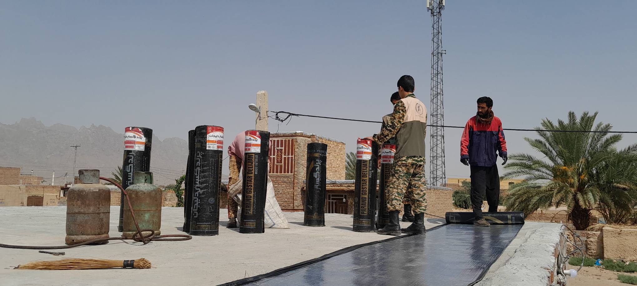 ایزوگام منازل افراد  کم برخوردار توسط سپاه پاسداران