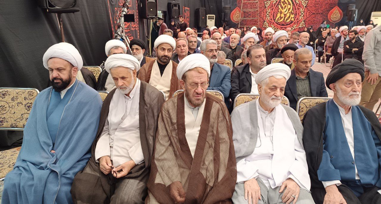 نماز جمعه قرارگاه معنوی و بصیرت بخش و از ارکان سیاسی و اجتماعی امت اسلام نماز جمعه قرارگاه معنوی و بصیرت بخش و از ارکان سیاسی و اجتماعی امت اسلام