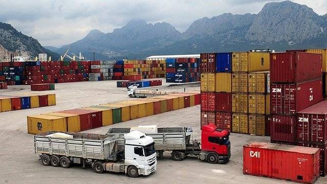 افزایش یک میلیارد و 350 میلیون دلاری صادرات در چهار ماه