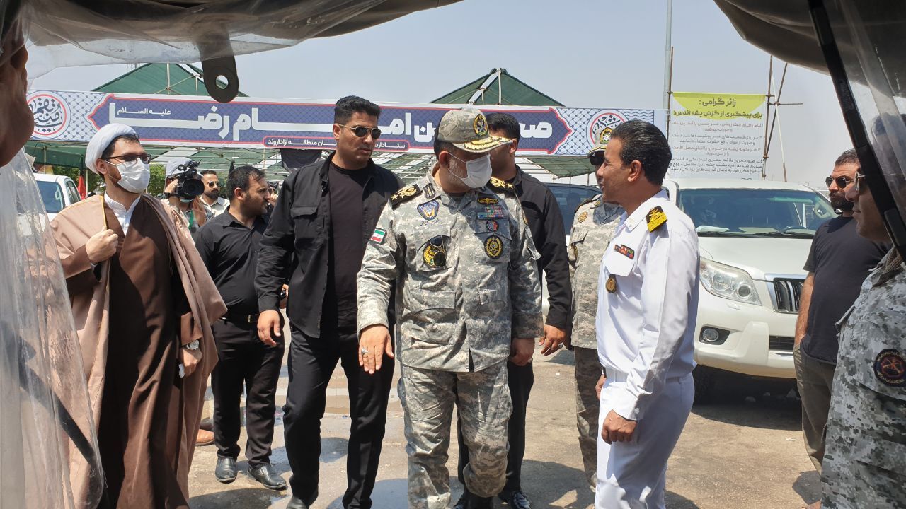 بررسی روند درمان زائران در بیمارستان صحرایی مرز شلمچه در بازدید فرمانده نیروی دریایی ارتش بررسی روند درمان زائران در بیمارستان صحرایی مرز شلمچه در بازدید فرمانده نیروی دریایی ارتش