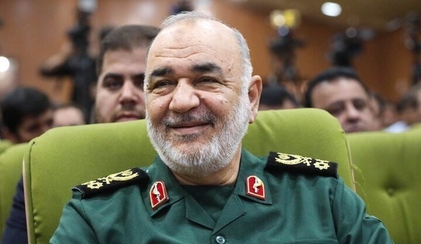 فرمانده کل سپاه پرتاب موفق ماهوارۀ «چمران-۱» را تبریک گفت فرمانده کل سپاه پرتاب موفق ماهوارۀ «چمران-۱» را تبریک گفت